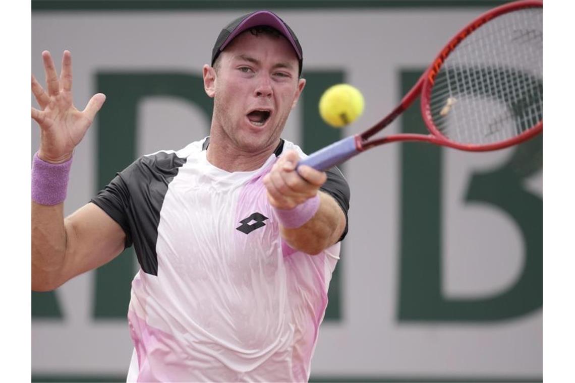 Deutsche Herren stark: Mit einem Quartett in Runde drei Besiegte überraschend den starken Russen Aslan Karazew: Philipp Kohlschreiber in Aktion. Foto: Christophe Ena/AP/dpa