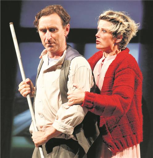 Besitz ist nicht alles: Cornelius Nieden und Linda Schlepps in „Hans im Glück“. Foto: A. Becher