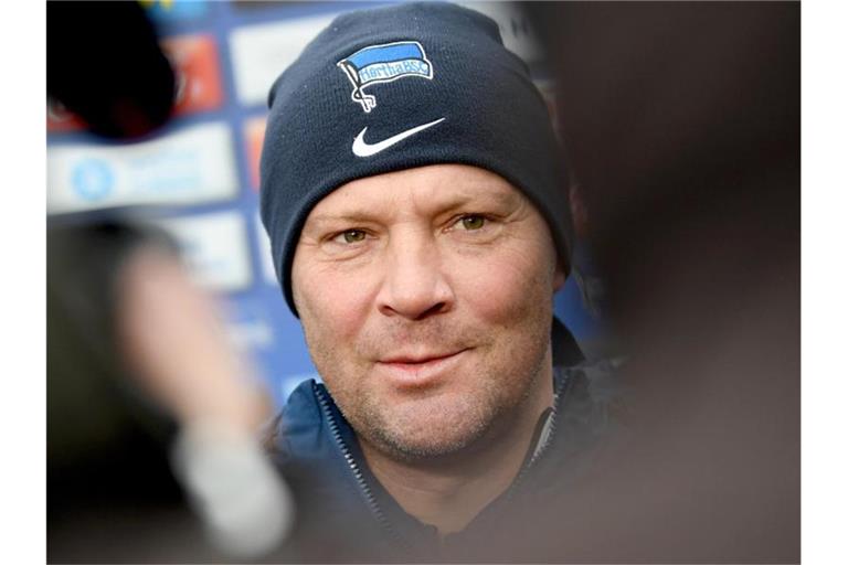 Besonderheit: Hertha BSC kann jedes Jahr die Arbeit von Trainer Pal Dardai für ein weiteres Jahr bestätigen. Foto: Britta Pedersen