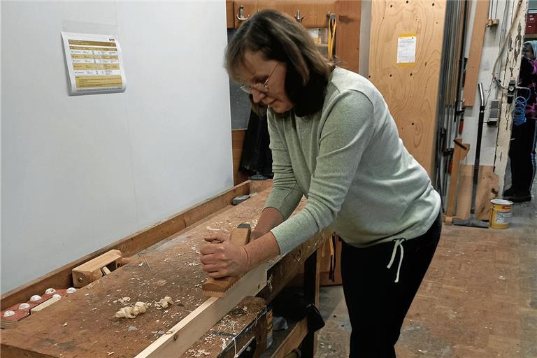 Besonders großes Interesse besteht bei vielen Menschen am Erlernen von alten Handwerkstechniken. Foto: Andrea Sixt