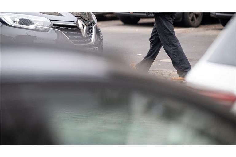 Besonders in Metropolen gingen die Menschen zuletzt häufiger zu Fuß und ließen das Auto öfter stehen. (Symbolbild)