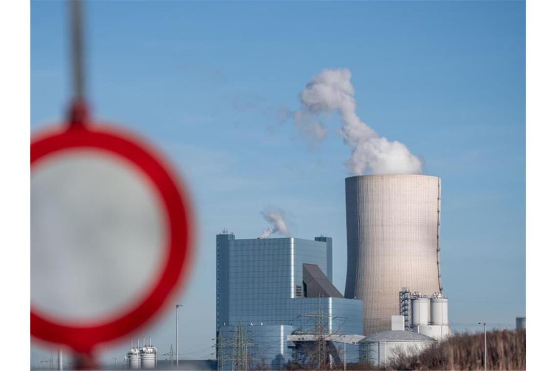 Regierung beschließt Kohle-Aus bis 2038 Besonders umstritten an dem Fahrplan: Das neue Steinkohlekraftwerk Datteln 4, das noch ans Netz gehen soll. Foto: Fabian Strauch/dpa