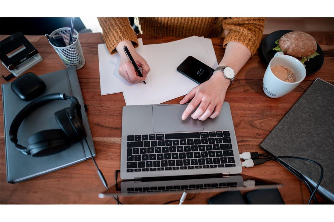 Jeder Vierte im Homeoffice: Arbeiten zu Hause bleibt beliebt Besonders verbreitet ist das Homeoffice in Dienstleistungsjobs. (Symbolbild)