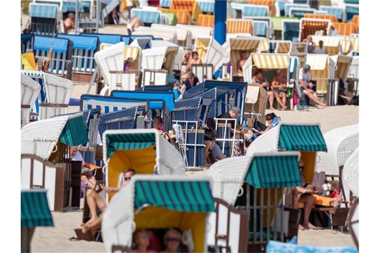 Bessere Zeiten: Strandkörbe im Seebad Ahlbeck auf Usedom. Foto: Jens Büttner/dpa-Zentralbild/dpa