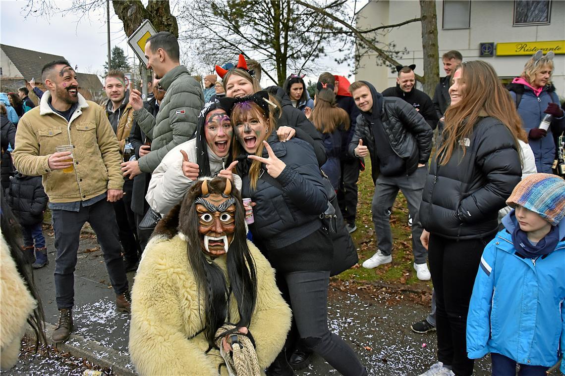 Beste Stimmung unter den Gästen und Teilnehmenden. Narrenwochenende in Althütte:...