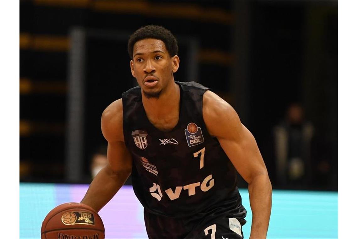 Hamburg Towers überraschen Meister Alba Berlin Bester Hamburger beim Sieg in Berlin: Kameron Taylor. Foto: Carmen Jaspersen/dpa