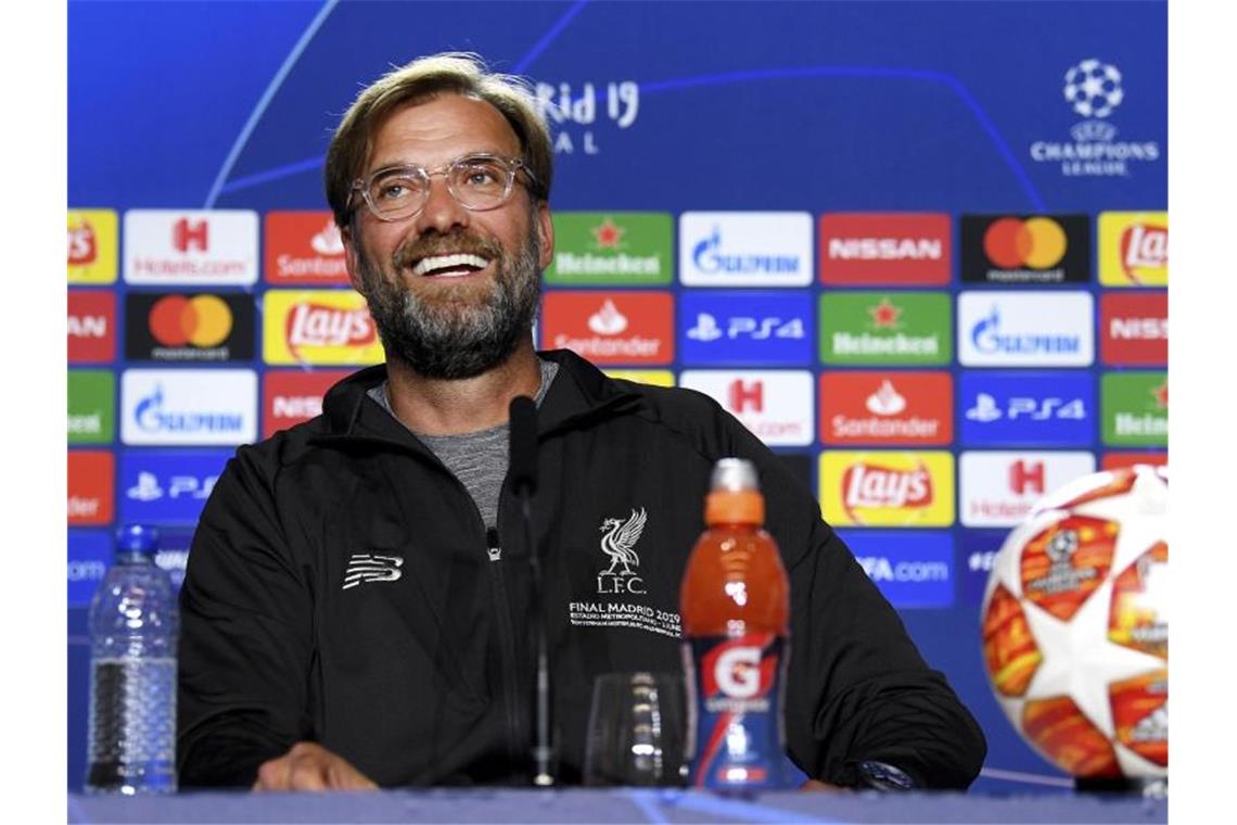 Jetzt „dran“: Klopp und Liverpool wollen endlich den Titel Bester Laune: Liverpool-Coach Jürgen Klopp bei der Pressekonferenz vor dem Champions-League-Finale. Foto: Stuart Franklin/UEFA