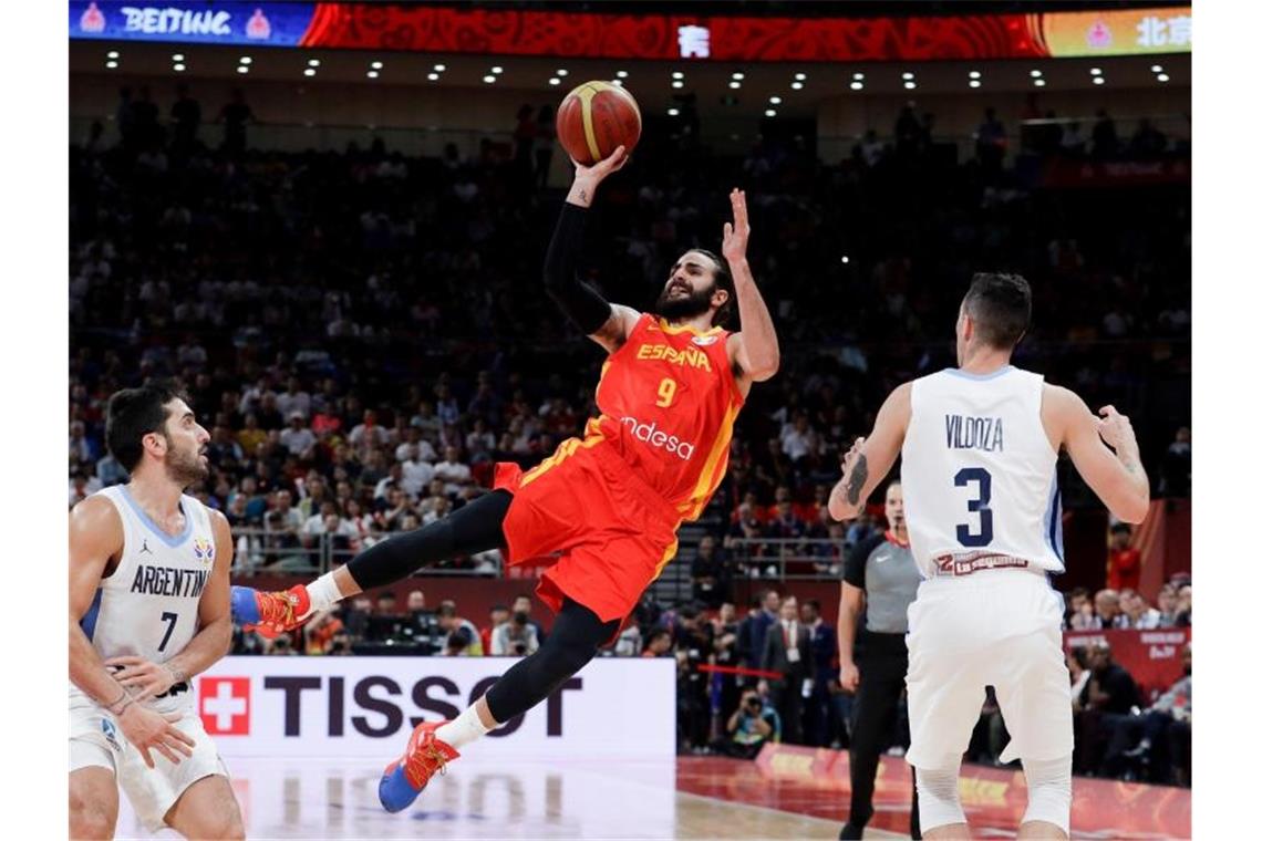 Bester Werfer im Finale der Basketball-WM: Spaniens Ricky Rubio (M) in Aktion. Foto: Mark Schiefelbein/AP