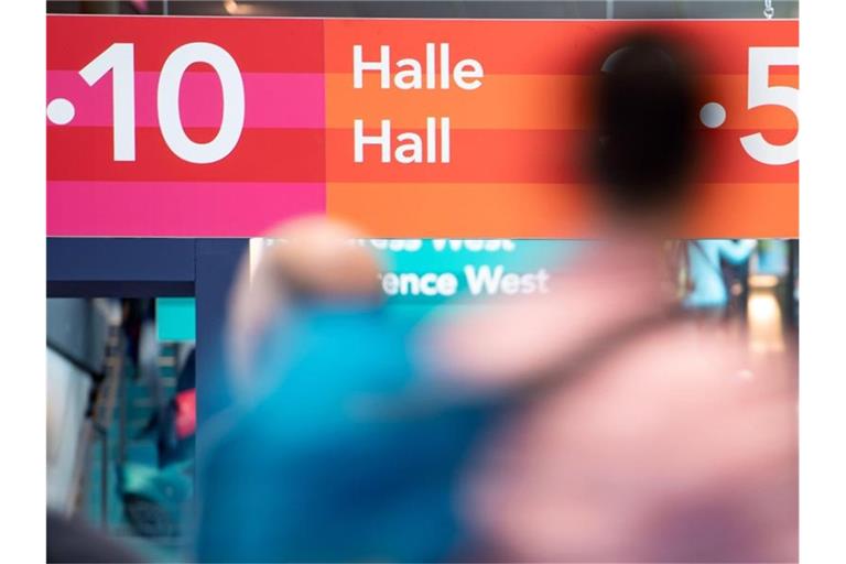 Besucher in der Messe Stuttgart. Foto: Marijan Murat/dpa/Archivbild