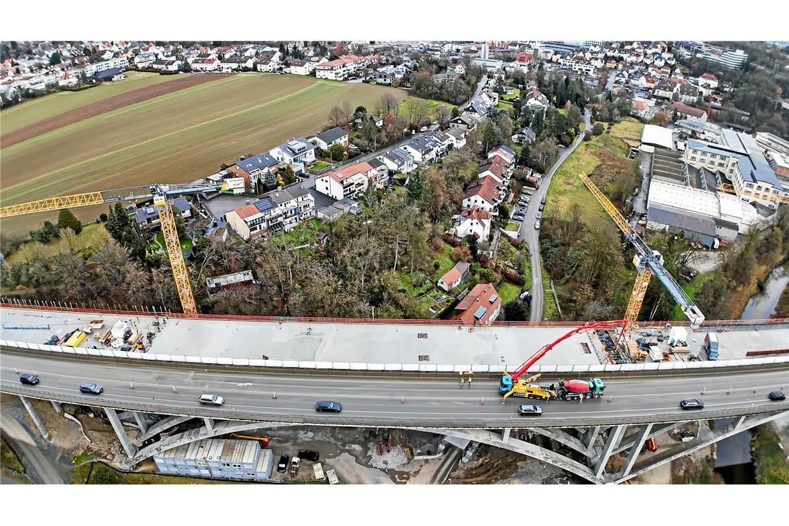 Betonarbeiten am Viadukt.