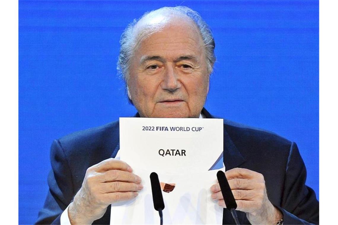 Blatter: Katar-WM ein großer Fehler - Kritik an Platini Bezeichnet die WM-Vergabe nach Katar mittlerweile als großen Fehler: Ex-Fifa-Chef Joseph Blatter. Foto: Walter Bieri/epa/dpa