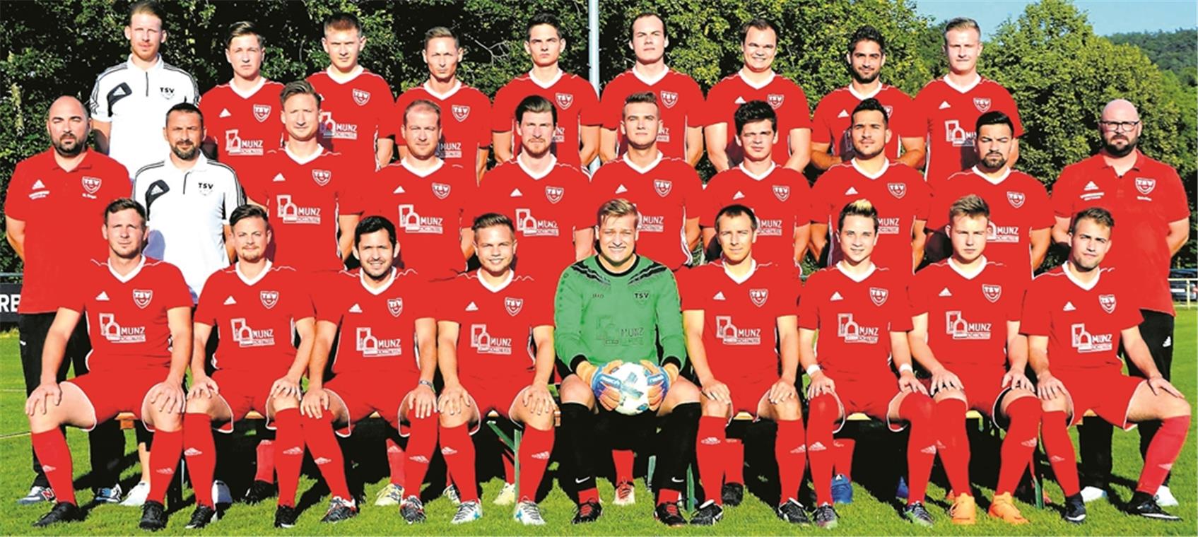 Bezirksliga-Absteiger TSV Oberbrüden will ins vordere Mittelfeld kommen. Hinten von links: Trainer Roman Röhm, Fabio Sälzle, Nico Scheurer, Patrick Bühler, Marco Bargel, Valentin Janetzko, Moritz Grün, Fabian Zirnstein, Benjamin Baumert. Mitte: Teammanager Marc Gogel, Trainer Christian Zeppritz, Felix Drab, Michael Munz, Falko Schneider, Lennart Gollnick, Moritz Meister, Emre Doganay, Joannis Raptis, Abteilungsleiter Stefan Schaffroth. Vorne: Oliver Koretz, Stephan Fichtner, Adrian Loshaj, Felix Sälzle, Marc Lidzbarski, Andreas Erb, Marvin Stieräugl, Philipp Gröger und Jan Wurst.