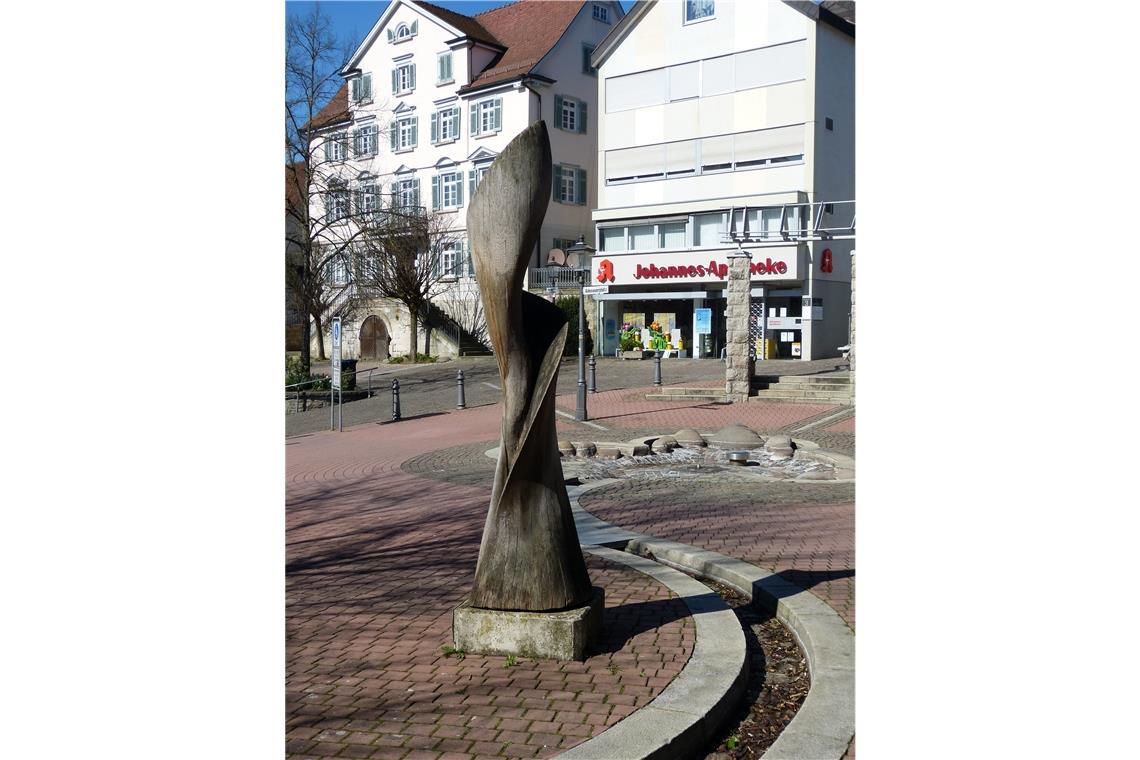 Spaziergang zur Kunst im öffentlichen Raum „Bialowieza“ von Slawomir Smyck (Polen).