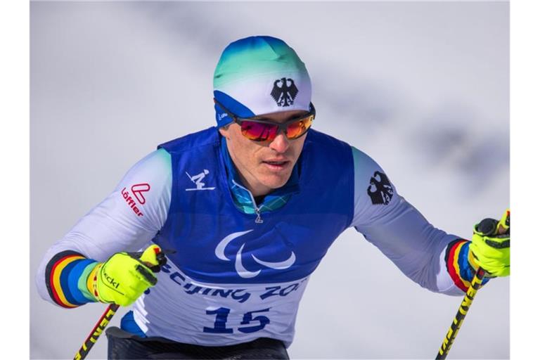 Biathlet Martin Fleig wurde in der sitzenden Klasse im Biathlon mit zwei Schießfehlern Zweiter. Foto: Jens Büttner/dpa-Zentralbild/dpa