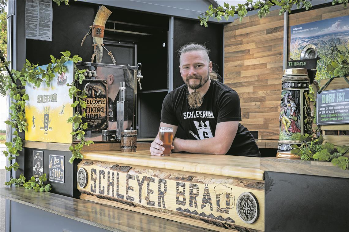 Bierbrauer Felix Schleyer aus Rudersberg braut seit 2020 Bier. Foto: Alexander Becher
