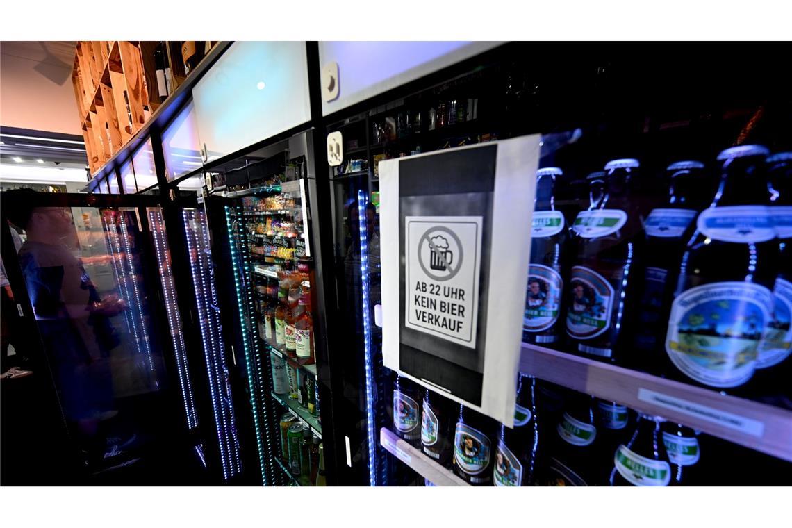 Keine Chips nach 20.00 Uhr im Univiertel? Bierflaschen dürfen in den Kiosken ab 22.00 Uhr nicht mehr abgegeben werden.