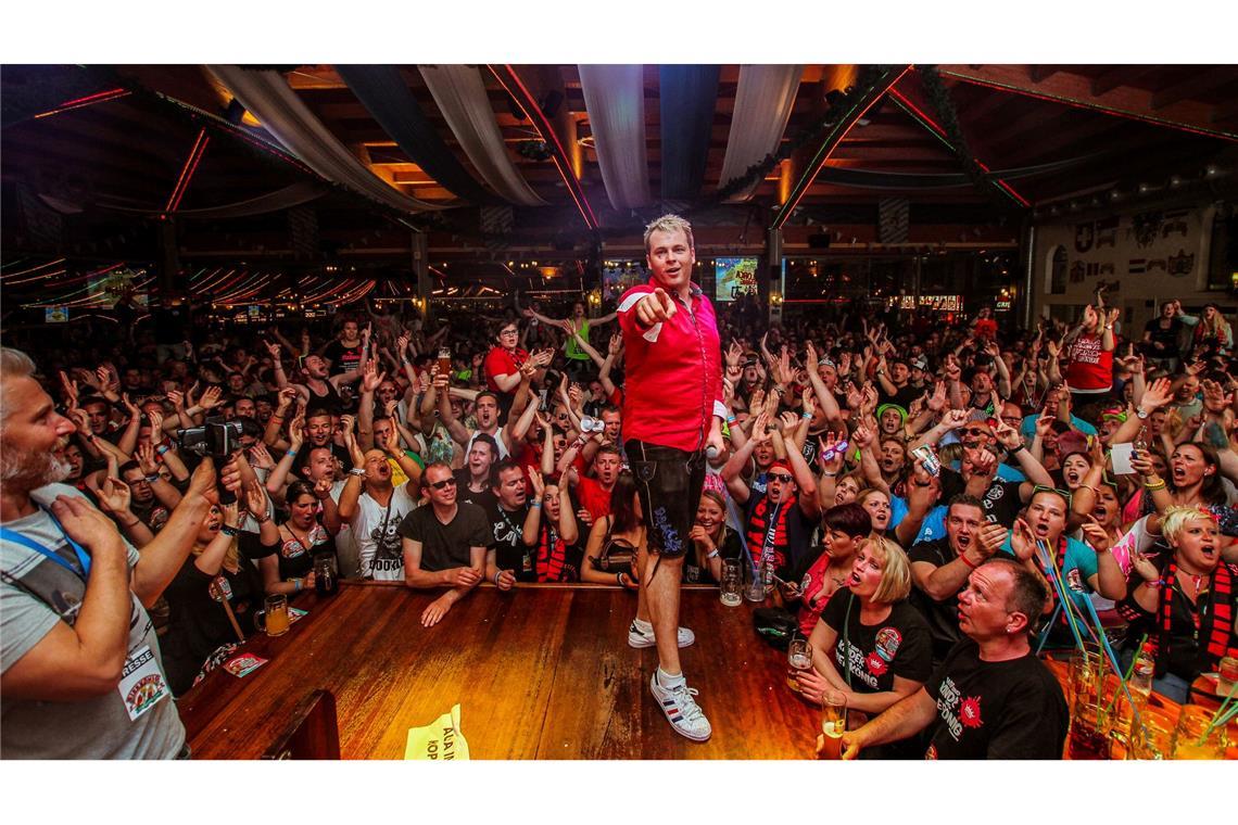 "Bierkönig"-Sänger Tobee landet mit seiner Partyversion einen der Sommerhits am Ballermann. (Archivbild)