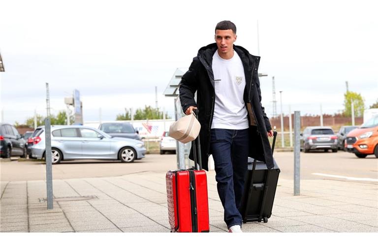 Bilal El Khannouss am Stuttgarter Flughafen
