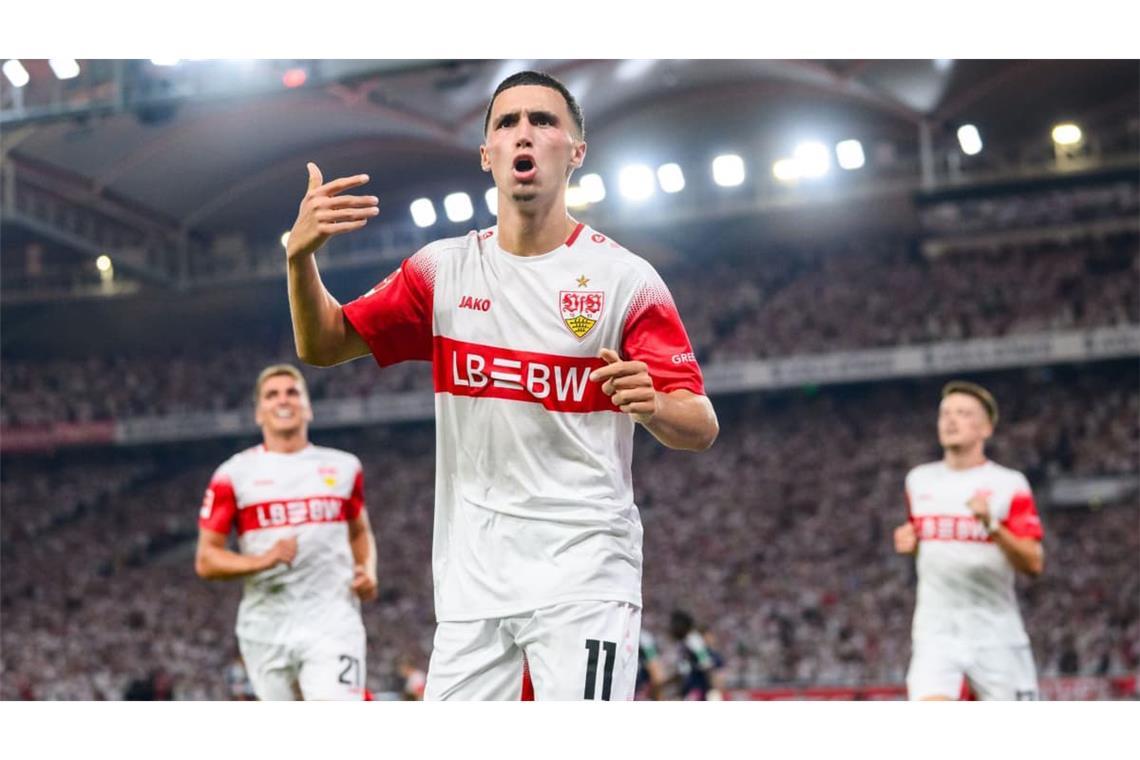 Bilal El Khannouss bringt den VfB Stuttgart mit seinem Führungstor auf die Siegerstraße.