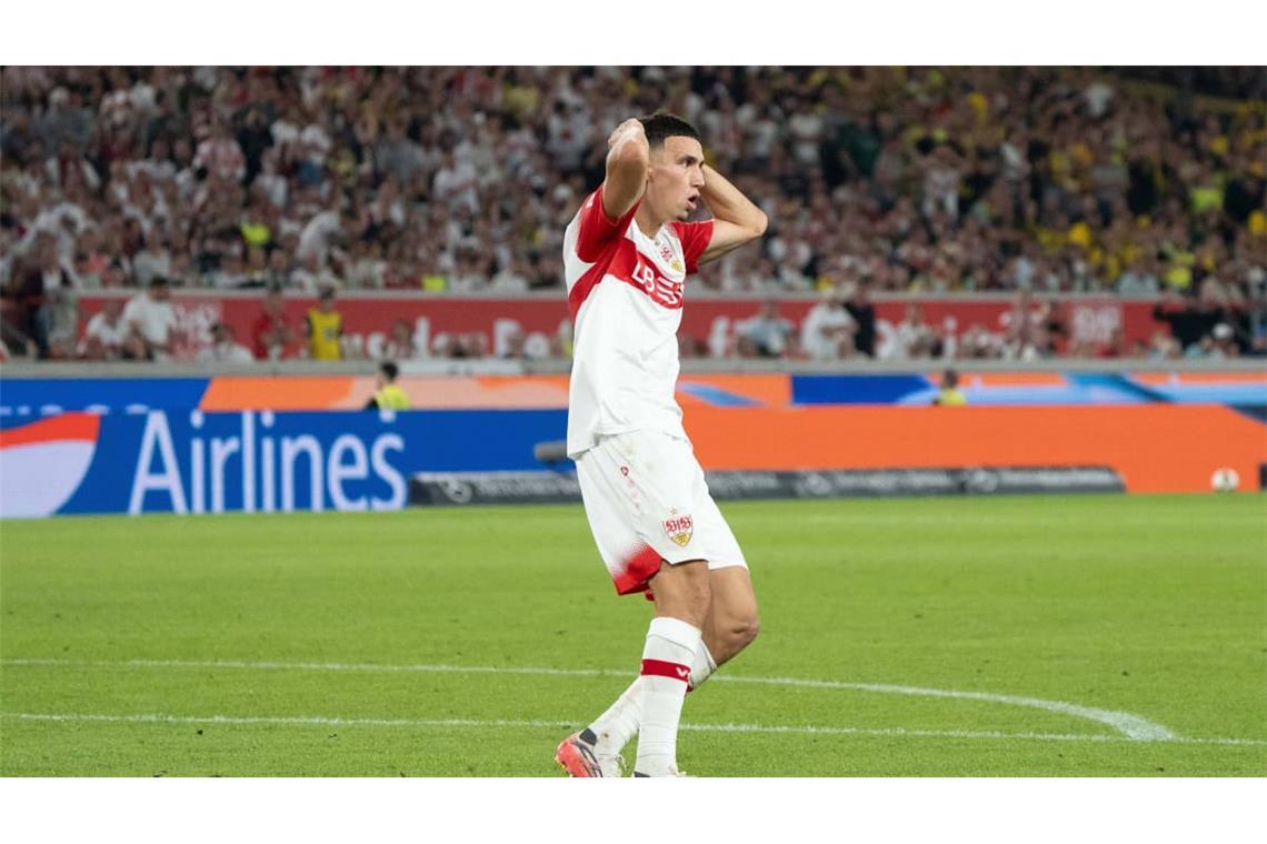 Bilal El Khannouss enttäuscht: Trotz aller Bemühungen blieb es am Ende beim 0:1 gegen den BVB.