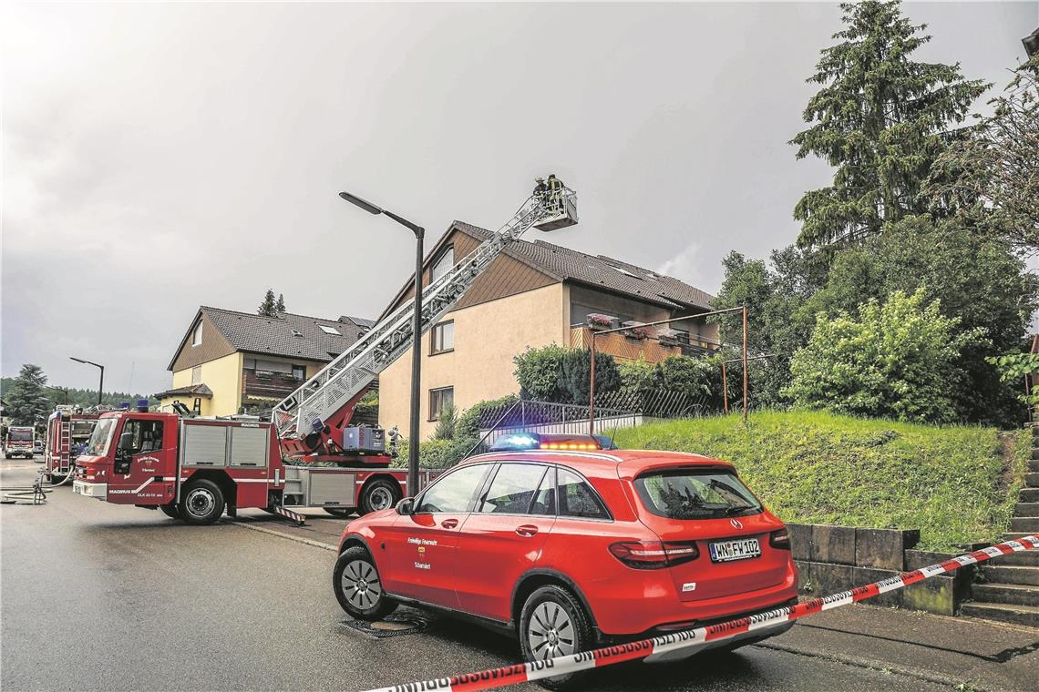 Blitz in Wohnhaus eingeschlagen Blitz in Wohnhaus eingeschlagen