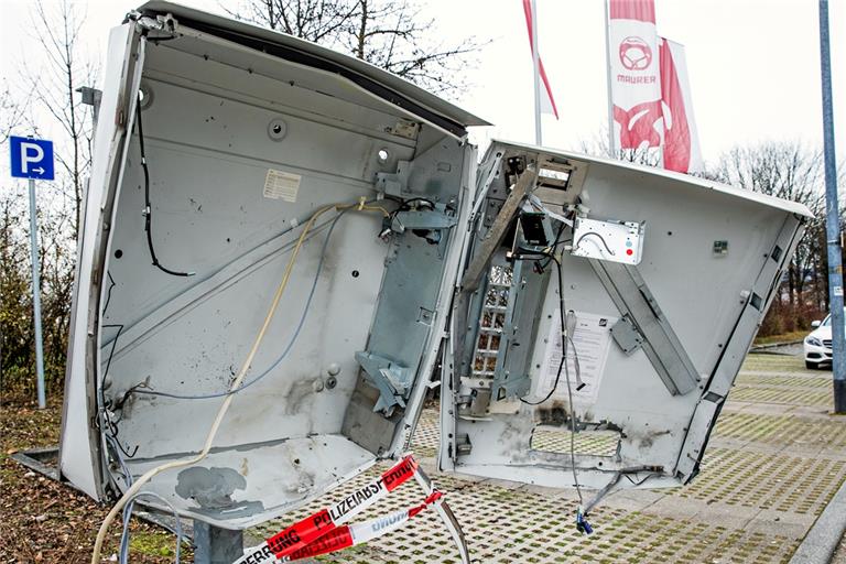 Drei Zigarettenautomaten gesprengt
