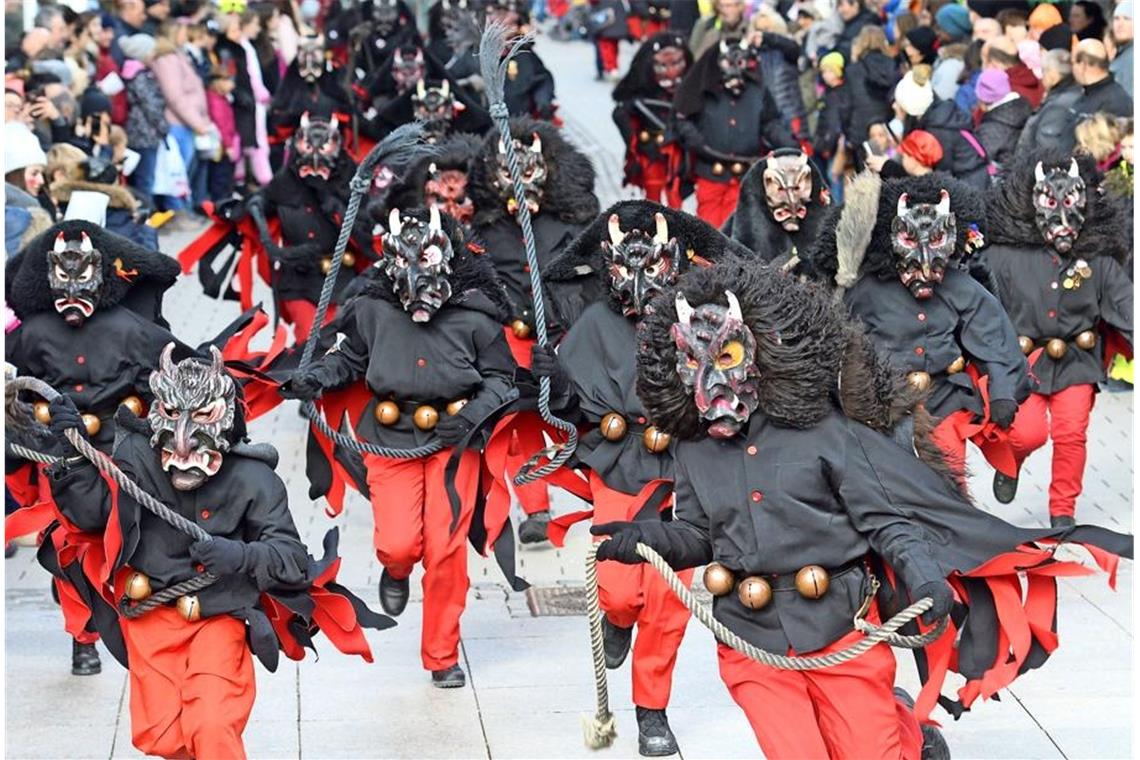 Donaustadt in Narrenhand: „Ulmzug“ begeistert Tausende Donaustadt in Narrenhand: „Ulmzug“ begeistert Tausende