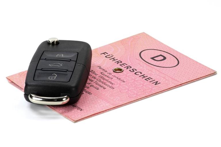Ihren Führerschein, bitte!