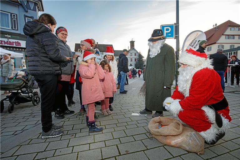 Viel Andrang beim Nussknackermarkt in Sulzbach an der Murr 
