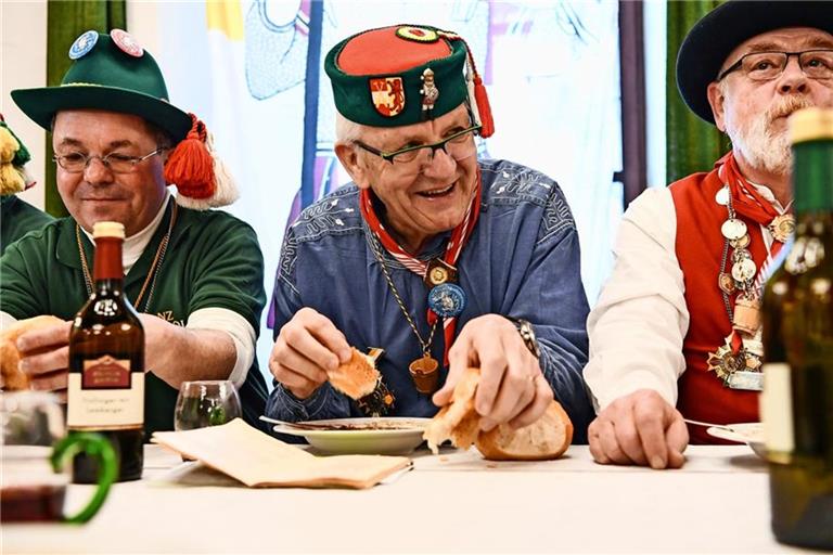 Froschkutteln für den grünen Landesvater