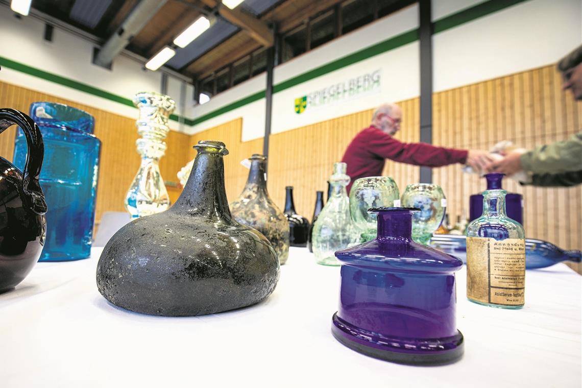 Tauchfunde als Raritäten beim Glassammlertag in Spiegelberg Tauchfunde als Raritäten beim Glassammlertag in Spiegelberg