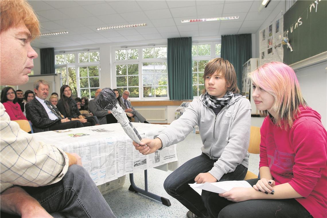Bereits 10 000 Schüler
bei Zisch mit dabei Bereits 10 000 Schüler
bei Zisch mit dabei