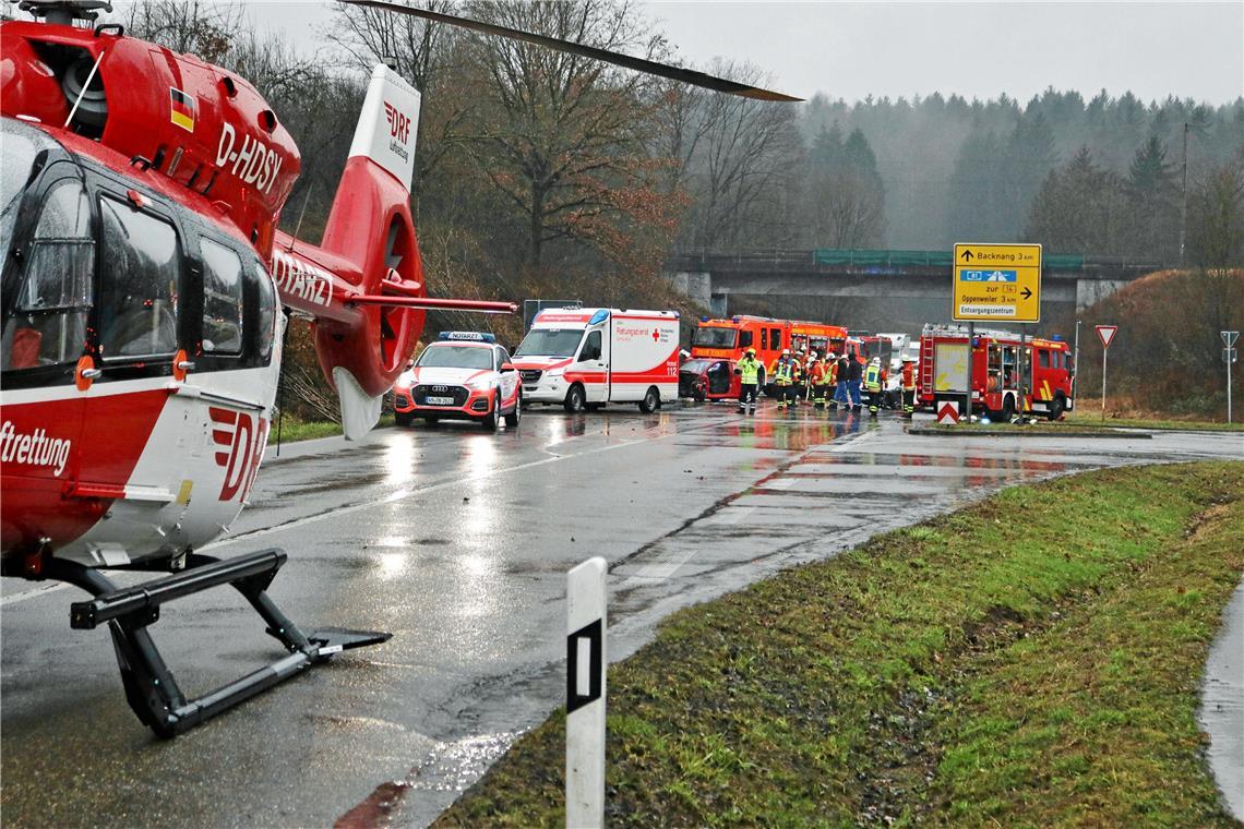 Schwerer Unfall zwischen Steinbach und dem Plattenwald - Rettungshubschrauber im Einsatz