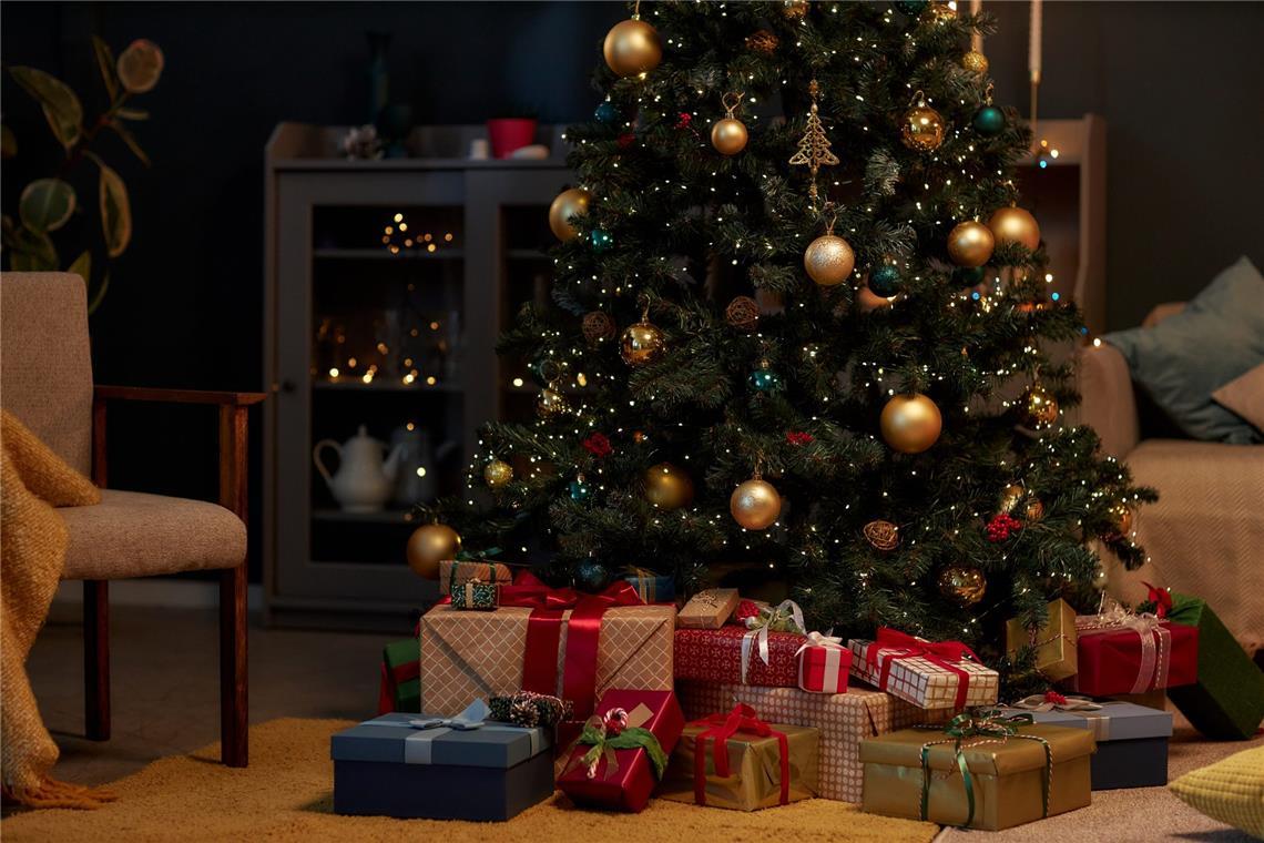 Wie viel Meter Lichterkette braucht man für den Weihnachtsbaum? Wie viel Meter Lichterkette braucht man für den Weihnachtsbaum?
