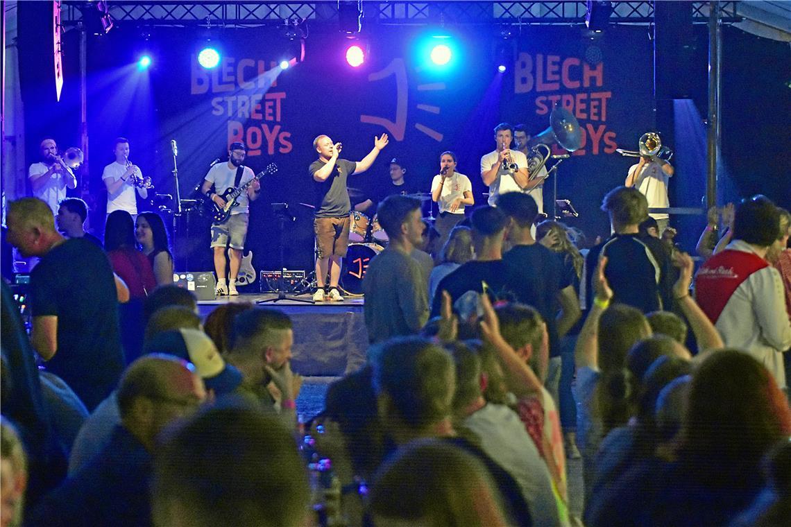 Schlossfest Ebersberg erweist sich einmal mehr als Publikumsmagnet Schlossfest Ebersberg erweist sich einmal mehr als Publikumsmagnet