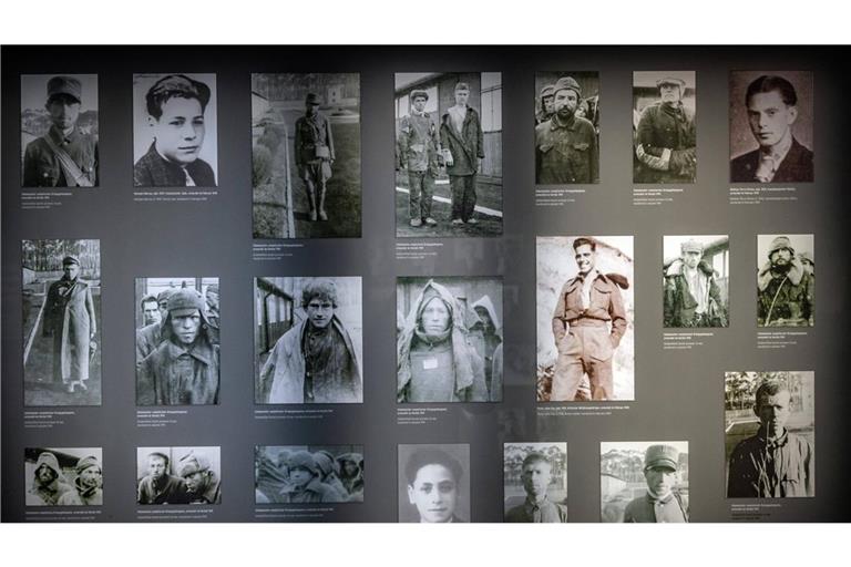 Bilder von ehemaligen Häftlingen in der Gedenkstätte des KZ Sachsenhausen in Oranienburg bei Berlin
