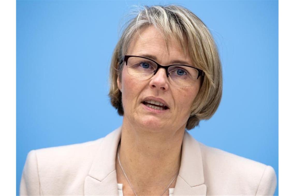 Bildungsministerin Anja Karliczek: Über Hilfen für Studierende will das Bundesbildungsministerium weiter beraten. Foto: Bernd von Jutrczenka/dpa