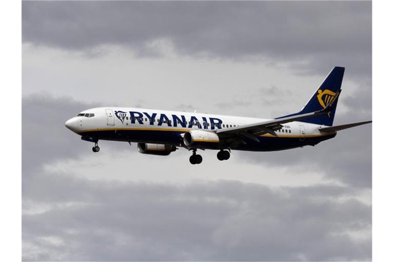 Billigflieger Ryanair bietet im Oktober nur rund 40 Prozent so viele Sitzplätze an wie 2019. Foto: Boris Roessler/dpa