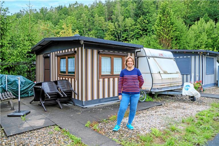 Birgit Zor und ihre Familie machen regelmäßig Urlaub auf dem Campingplatz am Waldsee in Fornsbach. Foto: Stefan Bossow