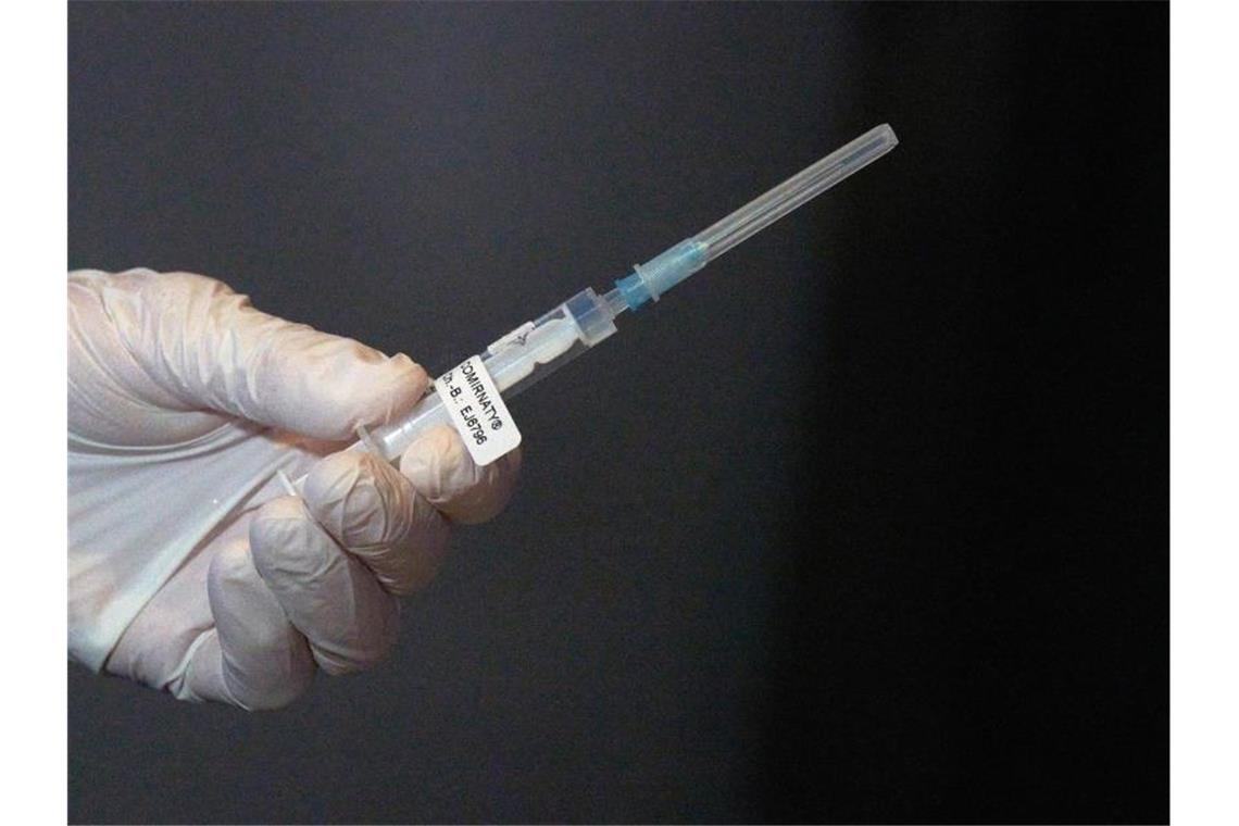Bis Anfang April rechnen die Bundesländer mit einem deutlichen Fortschritt bei den Impfungen gegen das Coronavirus. Foto: Thomas Frey/dpa Pool/dpa