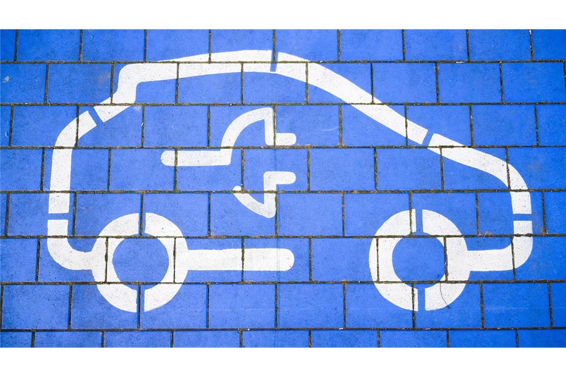 Wie stehen die Parteien zur Förderung für E-Autos? Bis Ende 2023 gab es beim Kauf eines E-Autos den Umweltbonus. Welche Parteien setzen sich bei dieser Bundestagswahl für eine Wiedereinführung ein?