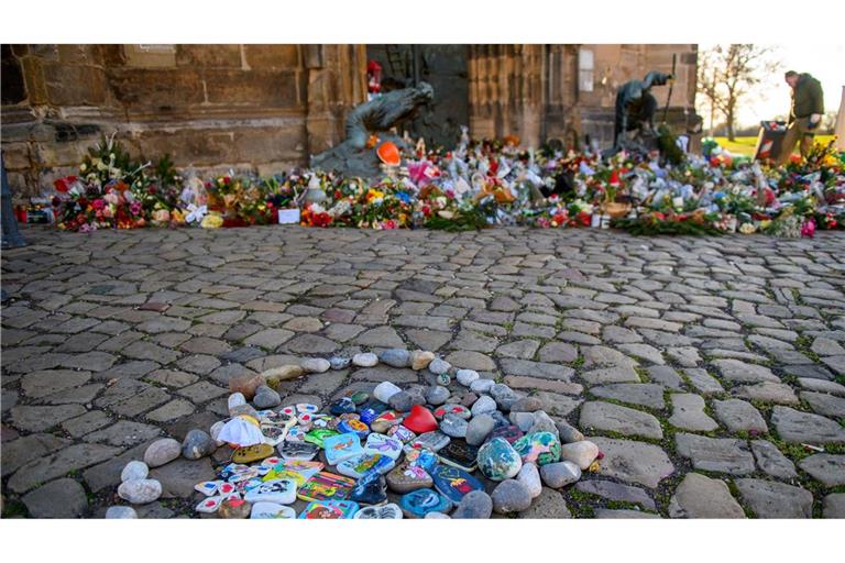 Bis heute ist der Platz vor der Johanniskirche ein Anlaufpunkt für viele Menschen. (Archivbild)