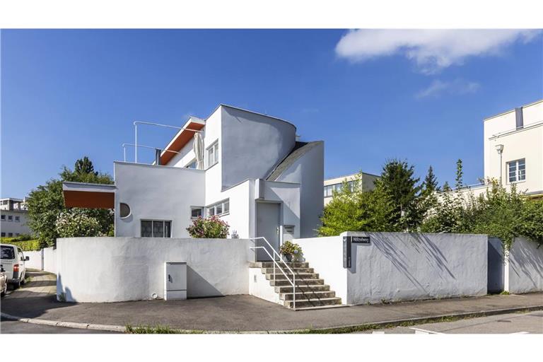Bis heute vermietet und im Besitz der Stuttgarter Wohnungs- und Städtebaugesellschaft (SWSG): Wohnhaus, entworfen von Hans Scharoun in der Weissenhofsiedlung in Stuttgart.
