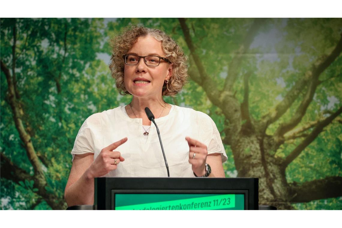 Bis spätestens 2027 soll nach jüngsten Angaben der Bundesregierung das Klimageld eingeführt werden - zu spät, findet Grünen-Fraktionsvize Julia Verlinden. Das Klimageld sei ein wichtiges Projekt der Ampel (Archivbild).