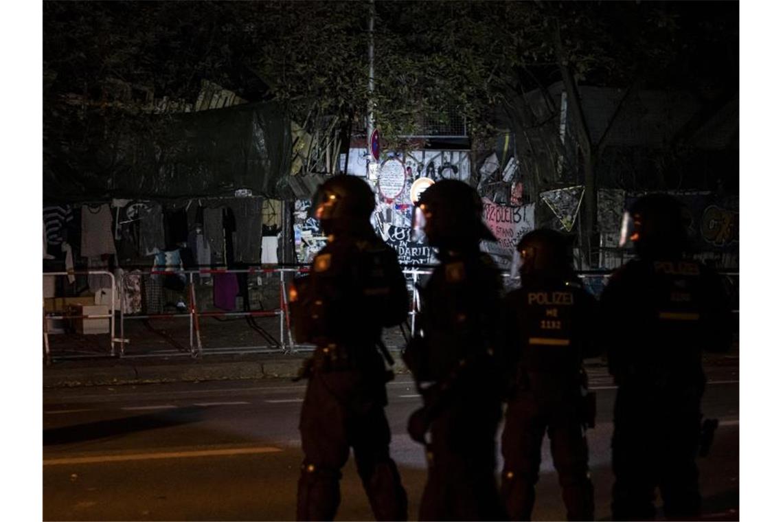 Polizei beginnt Räumung des linken Projekts „Köpi“ in Berlin Bis zu 2000 Polizisten sollen zum Einsatz kommen. Foto: Fabian Sommer/dpa