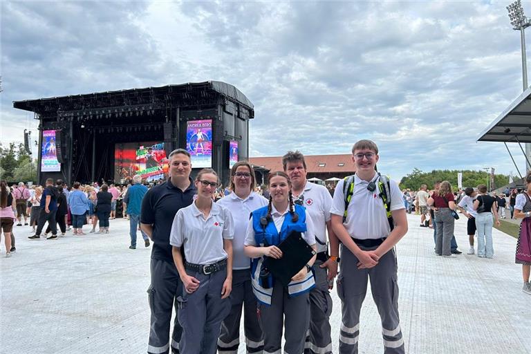 Bis zu 50 Einsatzkräfte der DRK-Bereitschaften aus dem gesamten Rems-Murr-Kreis kümmern sich am Heimspiel-Wochenende um die Besucher. Foto: DRK
