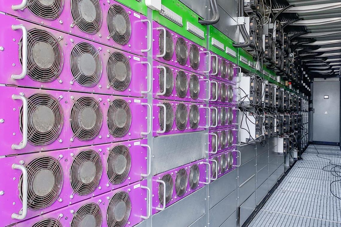 Bitcoin made in Backnang Bis zu 50 Rechner arbeiten in dem Container, um neue Bitcoin zu generieren. Foto: Riva