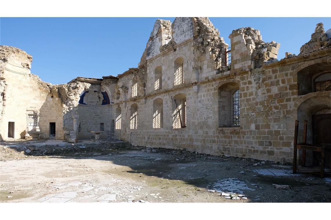 Bis zu sechs Meter hoch türmte sich der Schutt an den Wänden