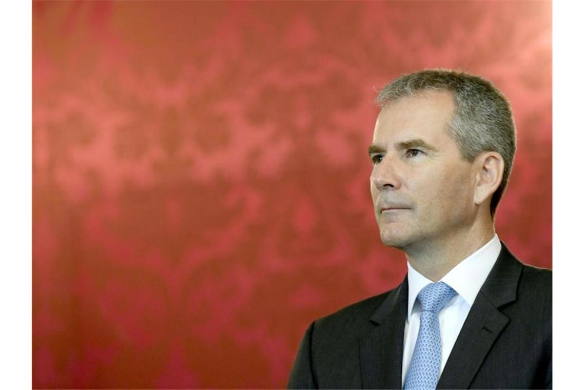 Tag eins nach Kanzlersturz: Österreich hat Interims-Kabinett Bis zur Bildung einer Übergangsregierung übernimmt der Finanzminister und bisherige Vizekanzler Hartwig Löger. Foto: Hans Klaus Techt/APA