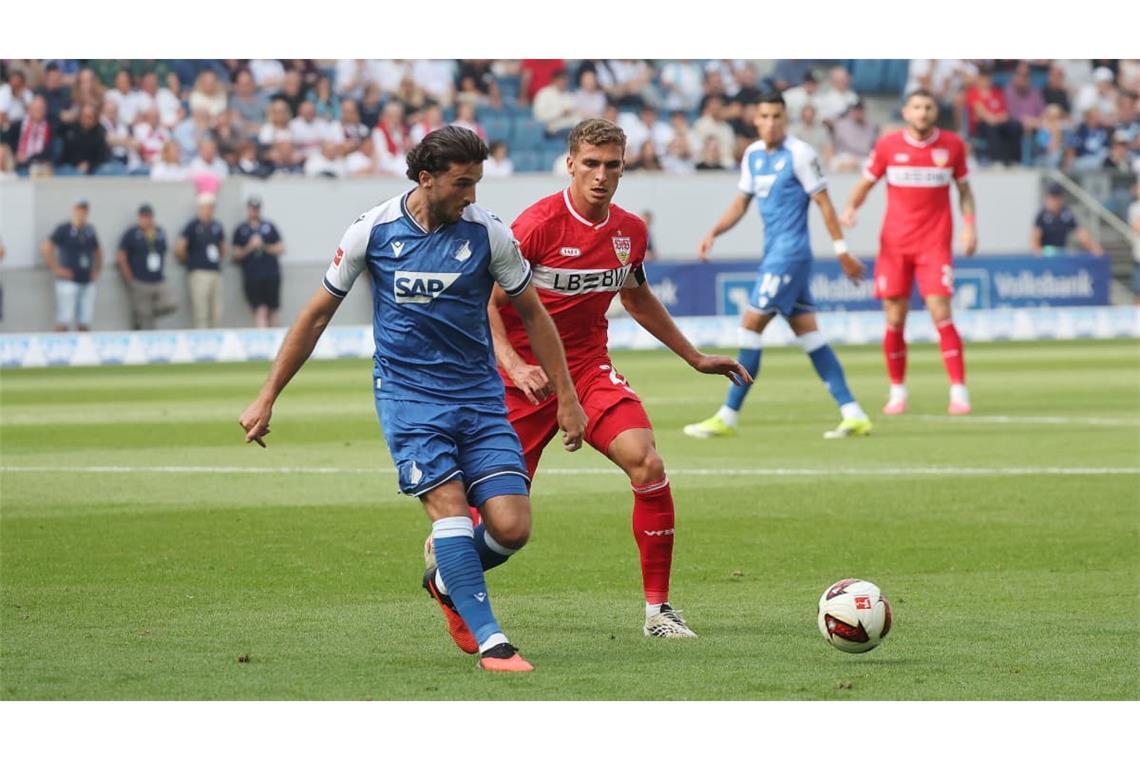 Bis zur Pause passiert in der umkämpften Partie nicht mehr viel. Es bleibt beim 1:0 für Hoffenheim nach den ersten 45 Minuten.